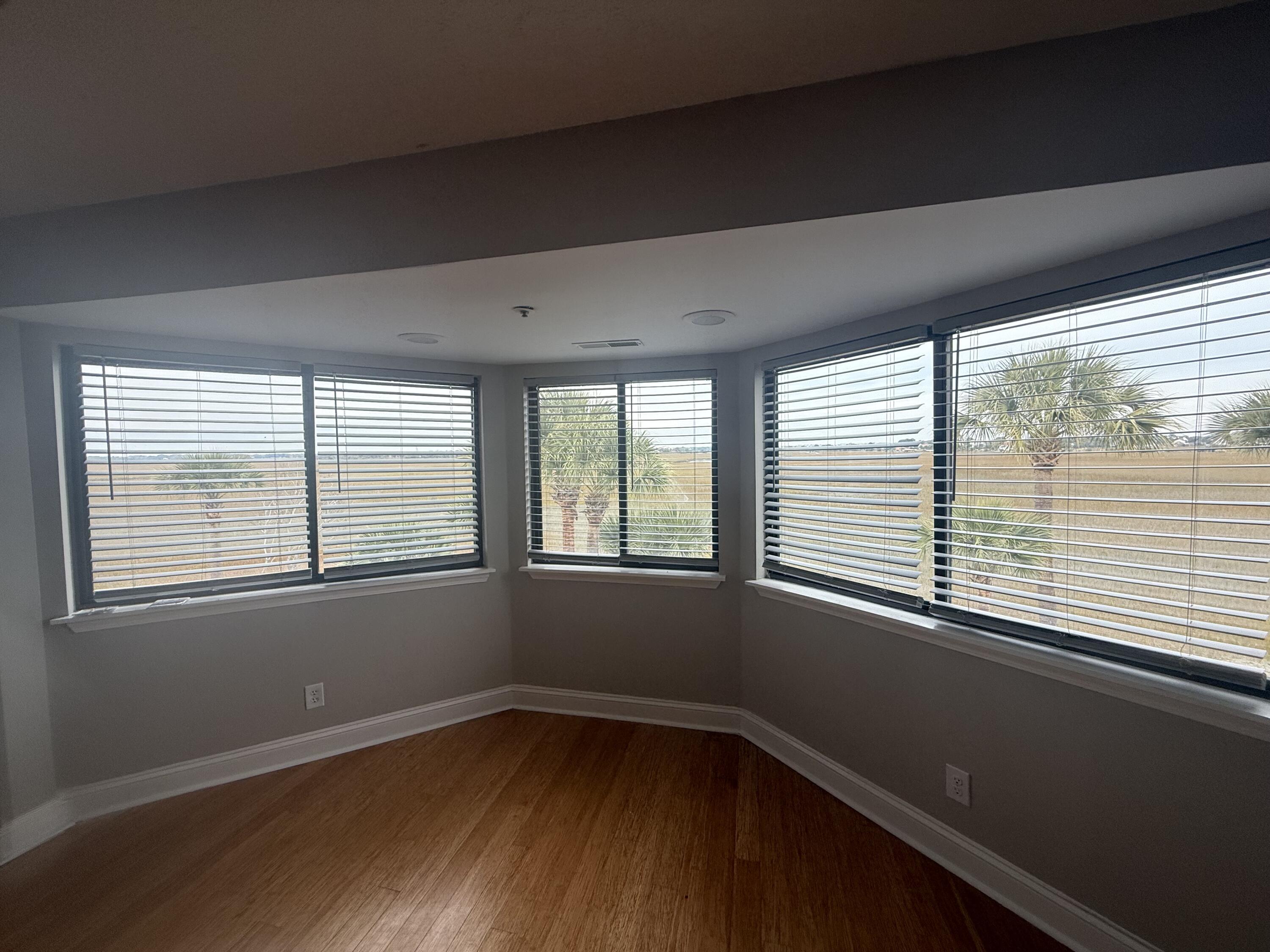 133 Marsh View Charleston, SC 29412 - Photo 9 of 19 IMG_5722