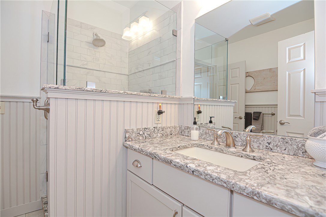 16 Duffield Road Bristol, RI 02809 - Photo 21 of 50 1st floor bath