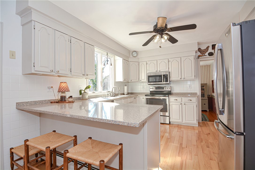 16 Duffield Road Bristol, RI 02809 - Photo 7 of 50
