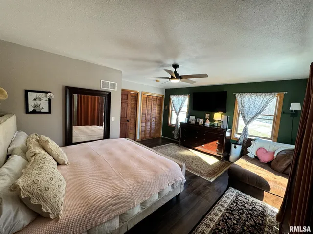 $365,000 | 18730 North Il Highway, Cuba, IL 61427