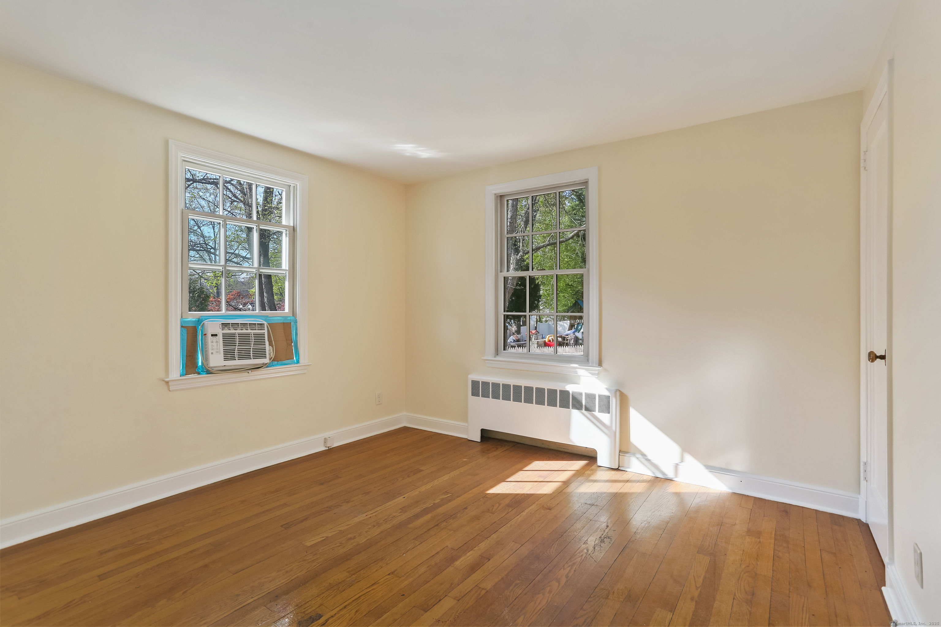 219 Hollow Tree Ridge Road Darien, CT 06820 - Photo 15 of 27 Hardwood floors and 1 closet.