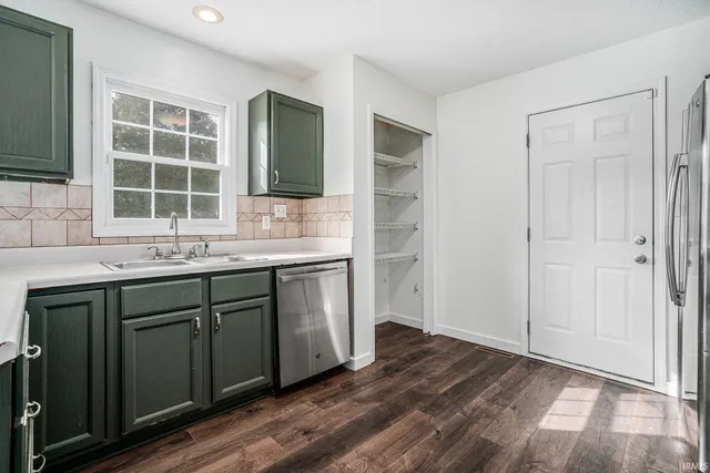 $317,500 | 55799 Rooster Lane, Osceola, IN 46561