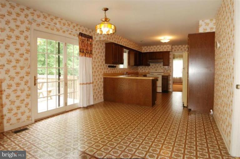 1162 Bacon Ridge Road Crownsville, MD 21032 - Photo 16 of 30 Breakfast Area