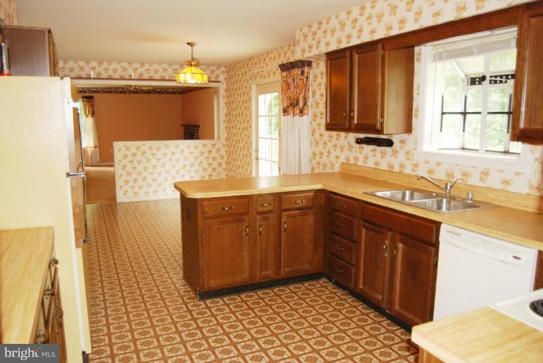 1162 Bacon Ridge Road Crownsville, MD 21032 - Photo 17 of 30 Kitchen