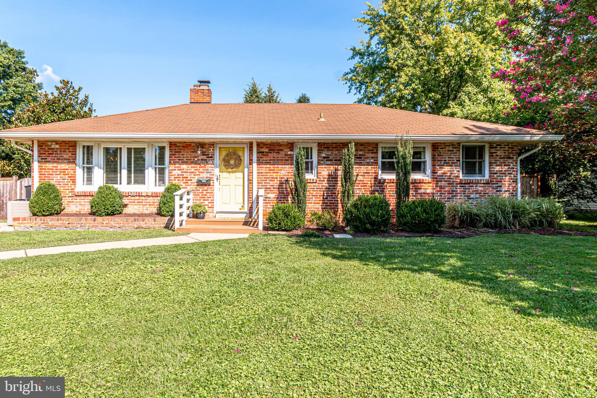 1902 Jamestown Road Alexandria, VA 22308 - Photo 1 of 1 Welcome to 1902 Jamestown!