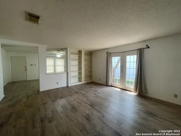 $1,545 | 7631 Heathridge, San Antonio, TX 78250