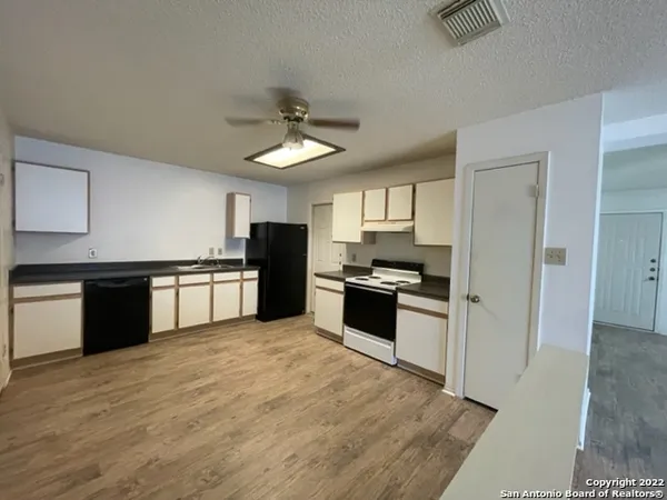 $1,545 | 7631 Heathridge, San Antonio, TX 78250