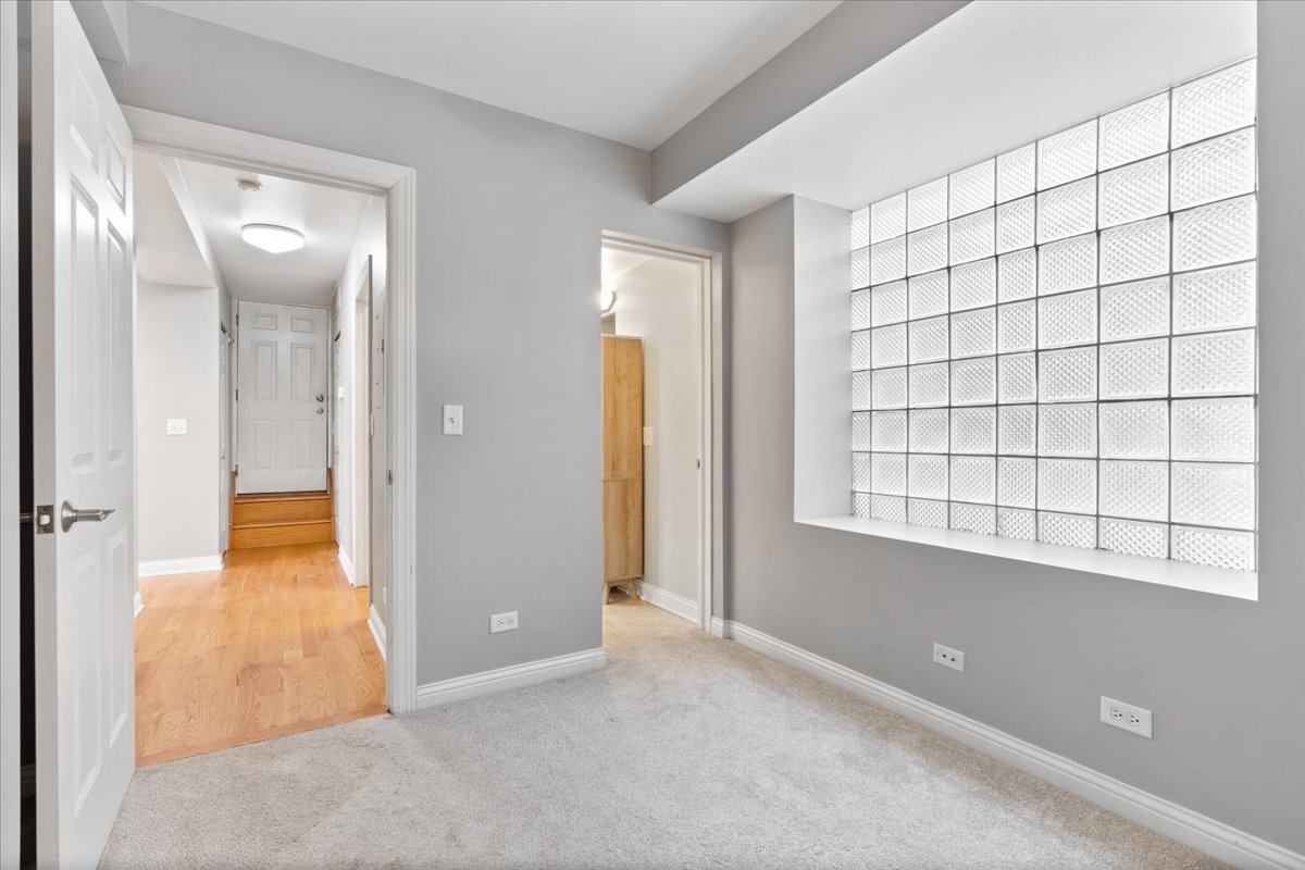 2307 West Haddon Avenue, Unit A Chicago, IL 60622 - Photo 12 of 17