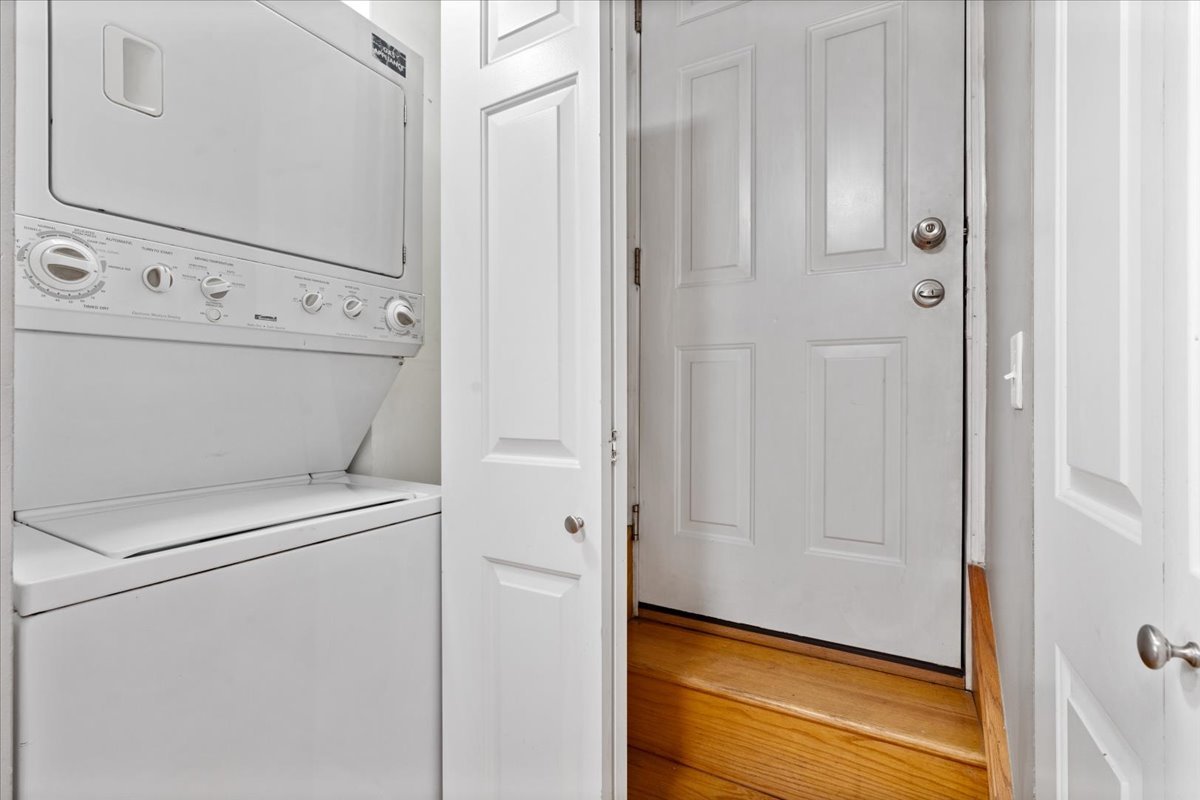 2307 West Haddon Avenue, Unit A Chicago, IL 60622 - Photo 15 of 17