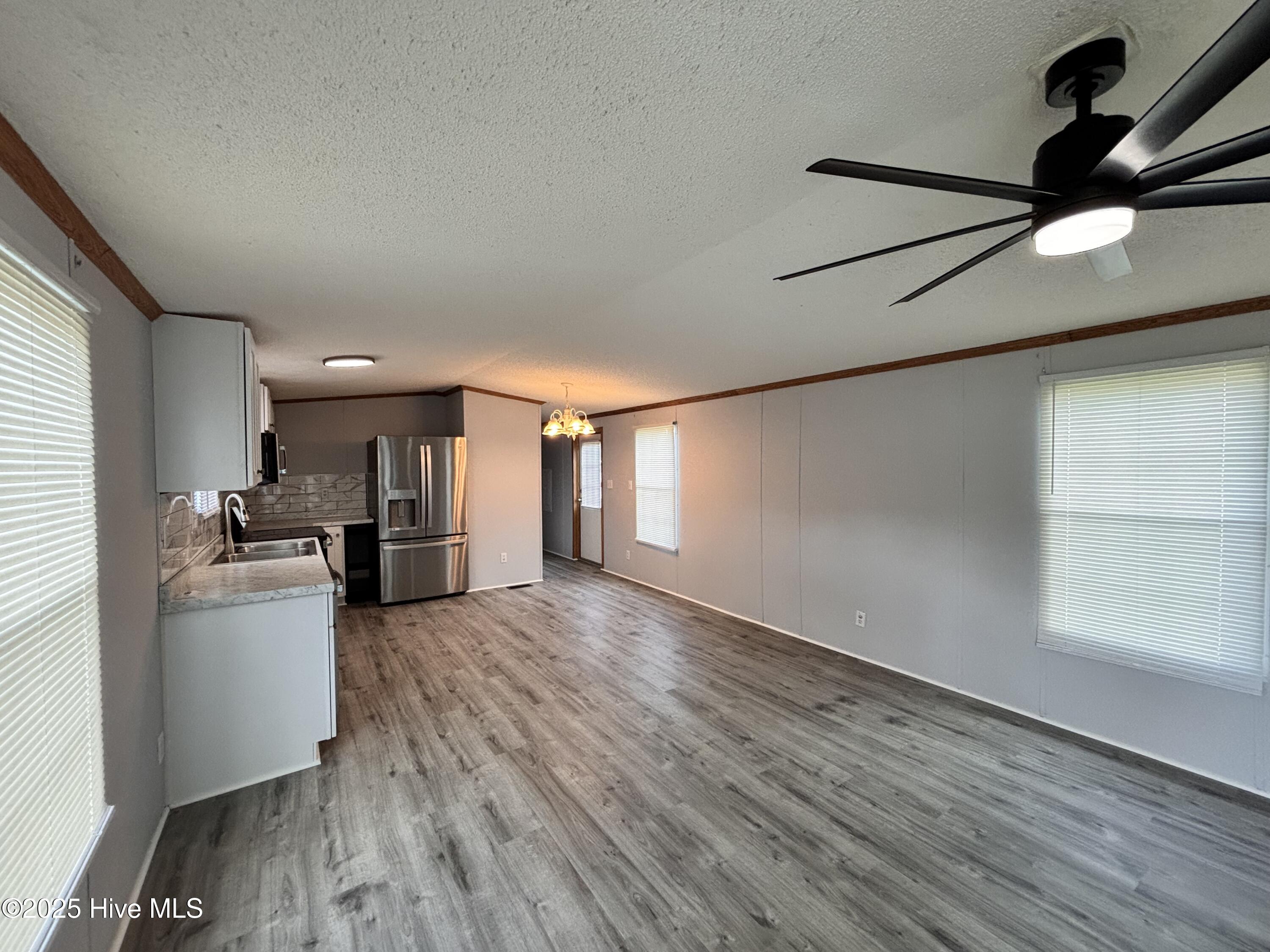 135 Heart Pine Lane Clinton, NC 28328 - Photo 5 of 17 IMG_7085