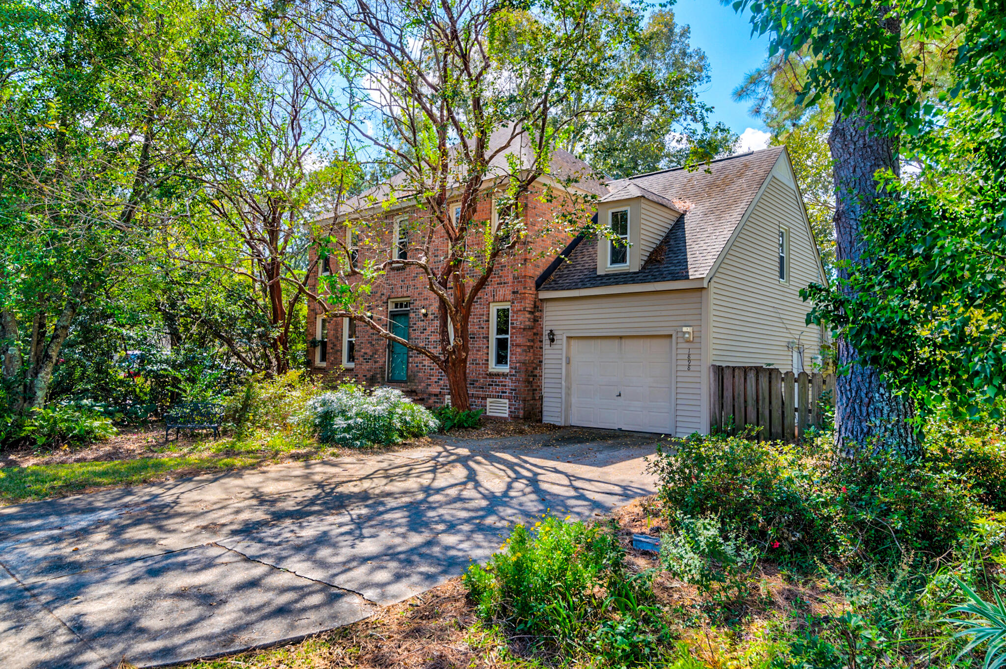 1898 Ashley Hall Road Charleston, SC 29407 - Photo 39 of 40 1898 Ashley Hall - 34 - CHS Media Group