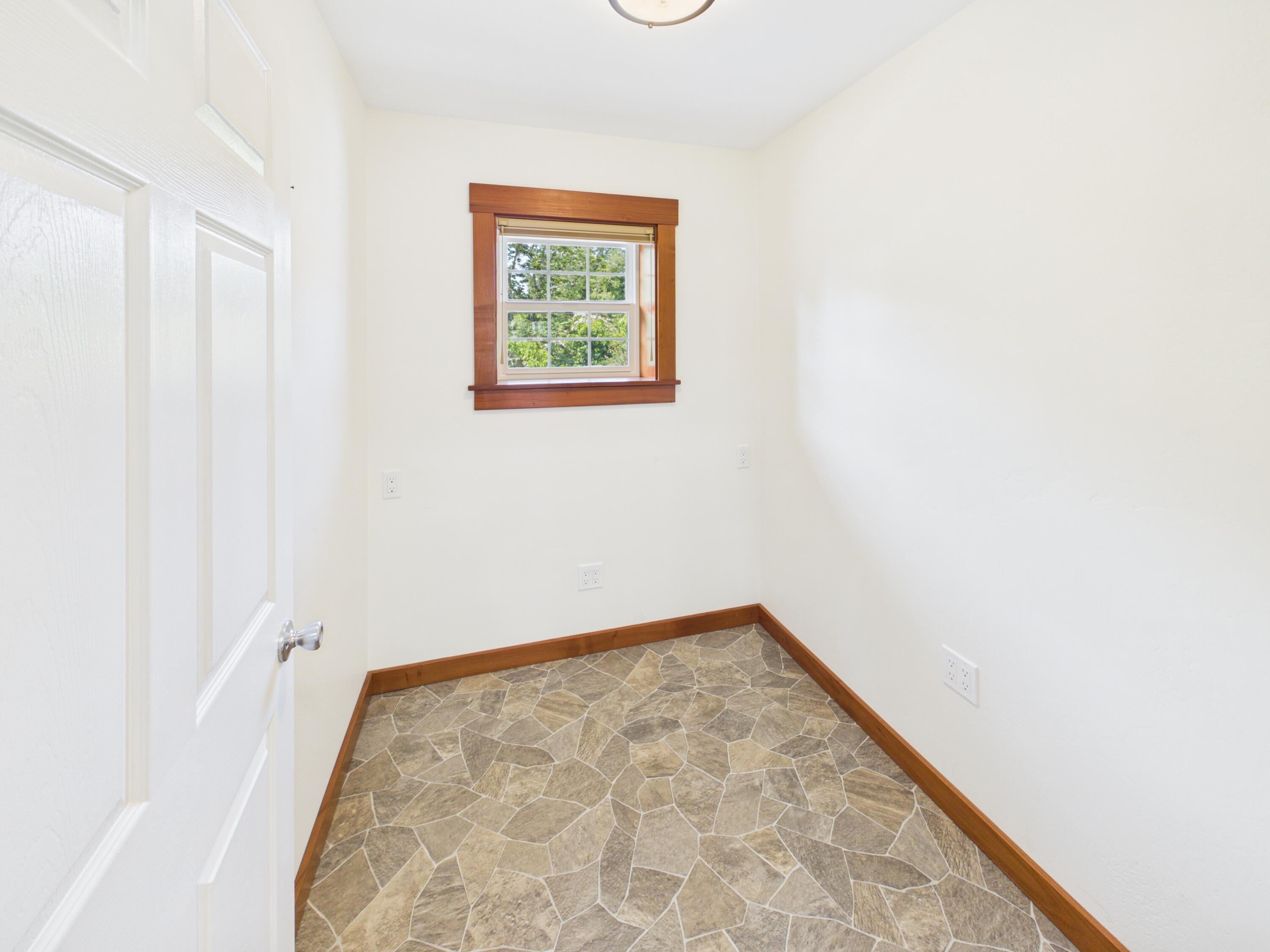 179 School Road Miranda, CA 95553 - Photo 23 of 55