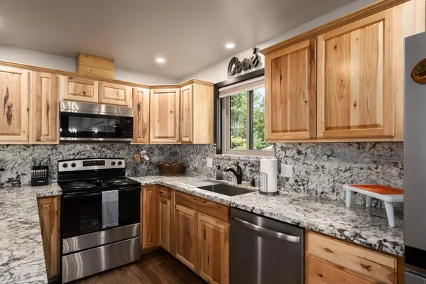 $799,999 | 41250 Kokanee Avenue, Shaver Lake, CA 93664