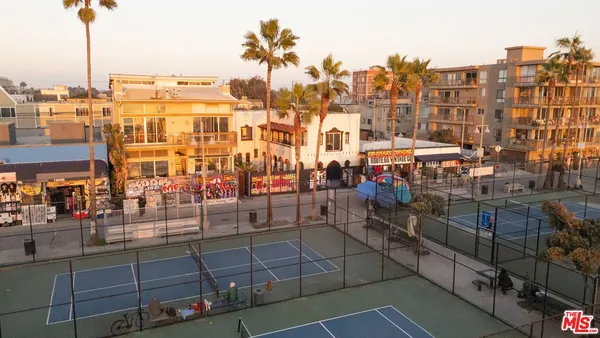 $7,250,000 | 1915 Ocean Front Walk, Venice, CA 90291