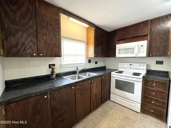 $1,150 | 171 Johnny Parker Road, Unit 3, Jacksonville, NC 28540