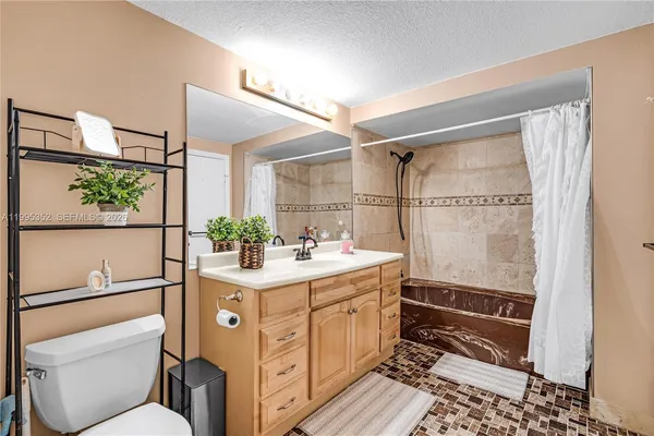 $3,100 | 1424 Northwest 113th Way, Pembroke Pines, FL 33026