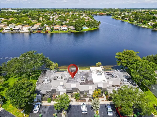 $3,100 | 1424 Northwest 113th Way, Pembroke Pines, FL 33026