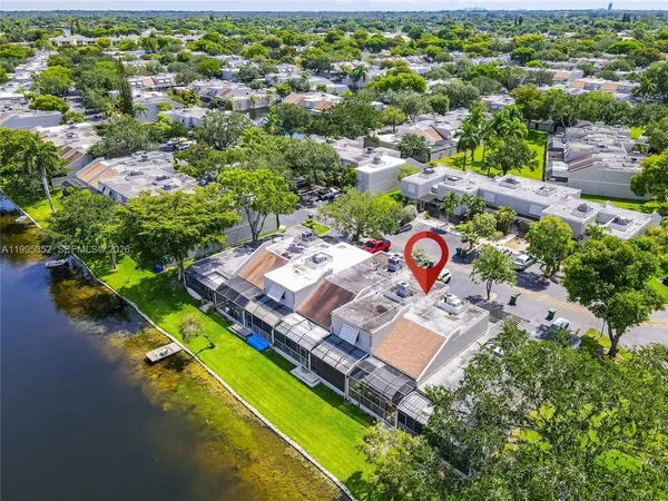 $3,100 | 1424 Northwest 113th Way, Pembroke Pines, FL 33026