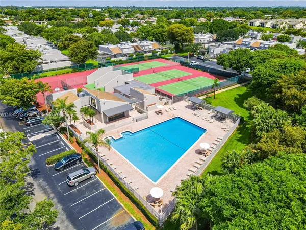 $3,100 | 1424 Northwest 113th Way, Pembroke Pines, FL 33026