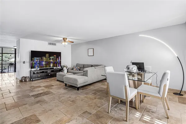 $3,100 | 1424 Northwest 113th Way, Pembroke Pines, FL 33026