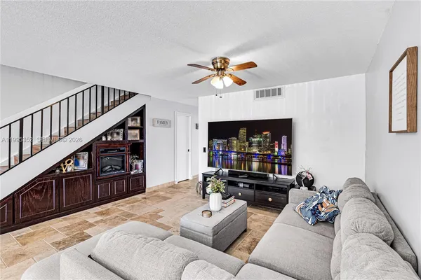 $3,100 | 1424 Northwest 113th Way, Pembroke Pines, FL 33026