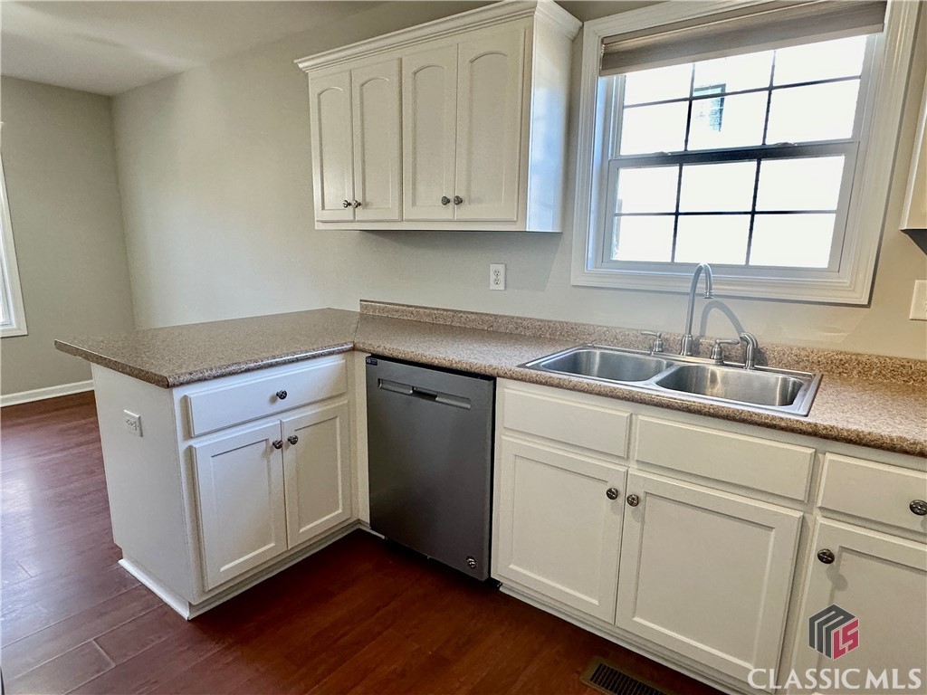 1136 Towne Square Lane Athens, GA 30607 - Photo 7 of 25