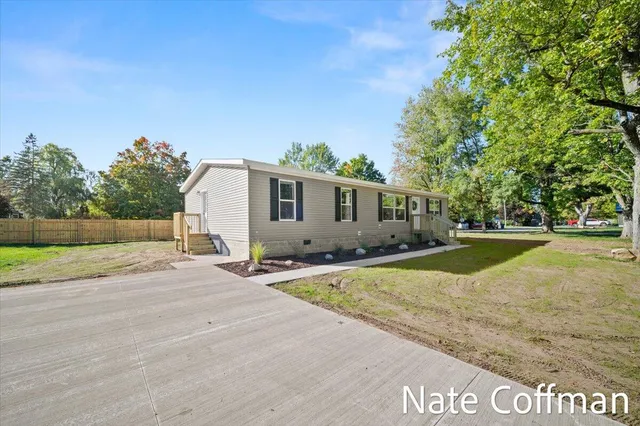 $254,900 | 326 Willow Street, Howard City, MI 49329