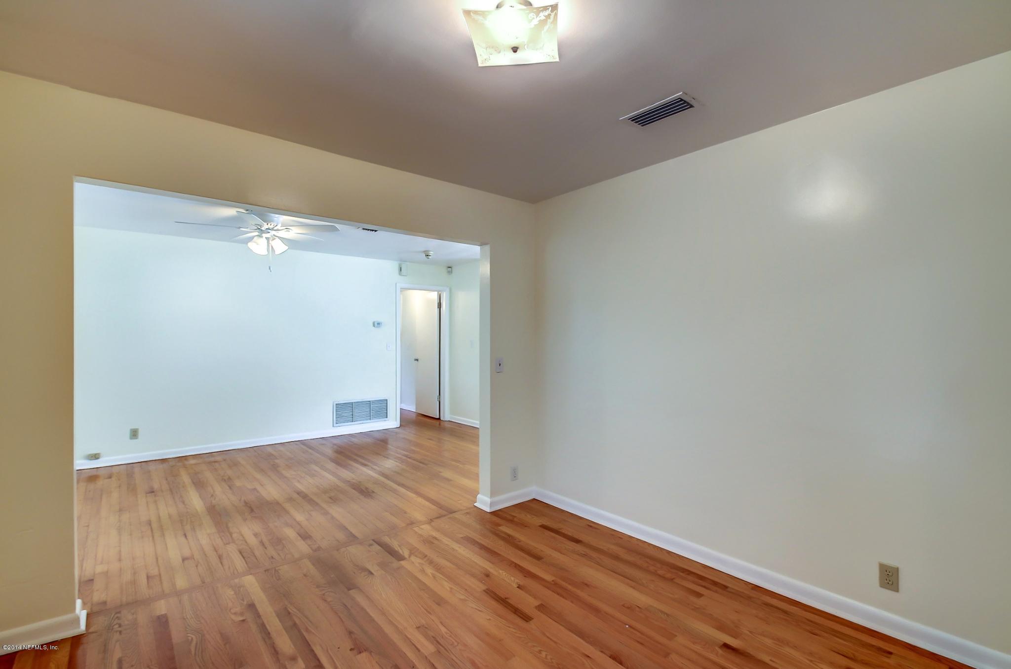 2716 Adele Road Jacksonville, FL 32216 - Photo 4 of 23 Den 1