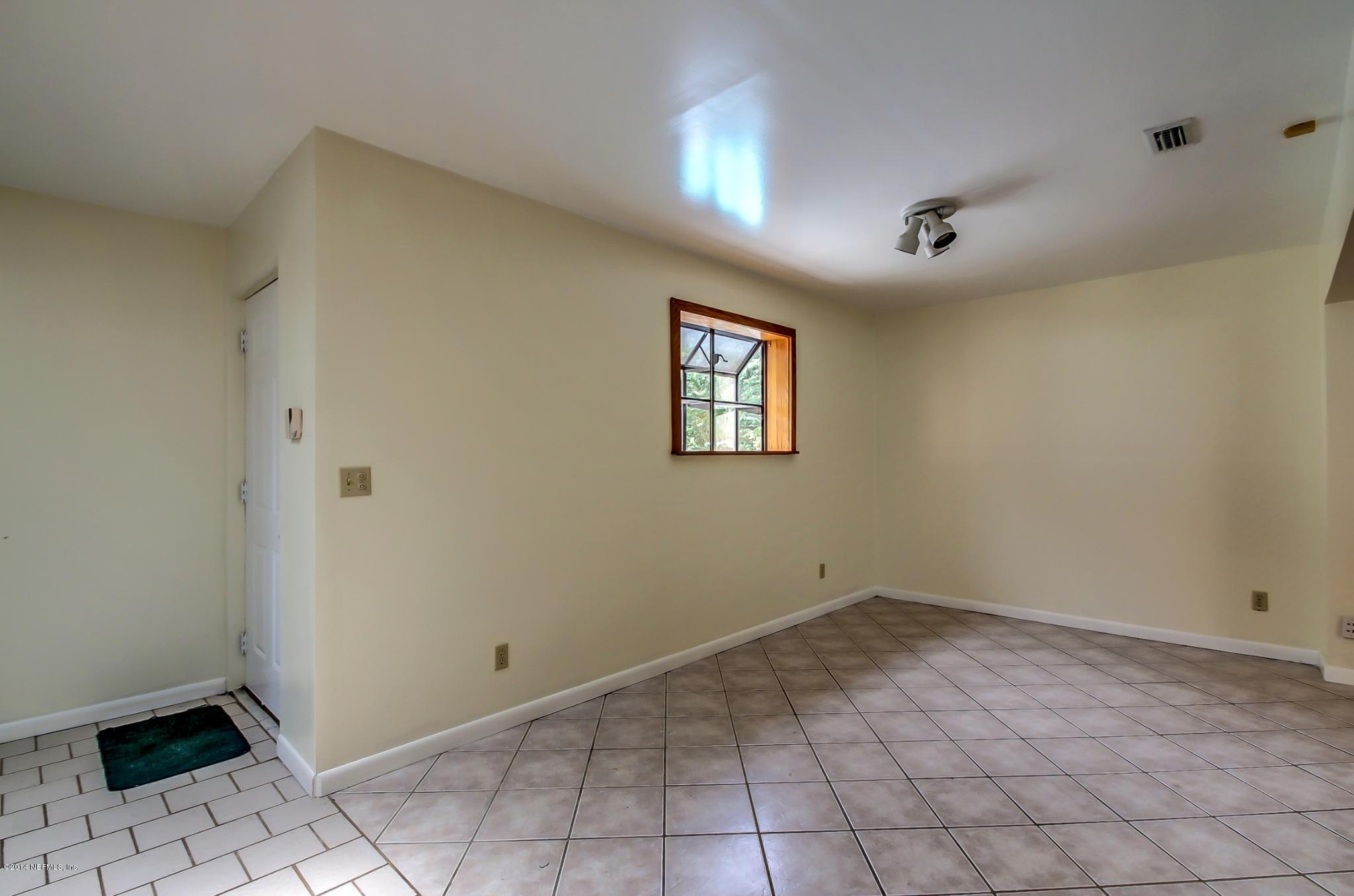 2716 Adele Road Jacksonville, FL 32216 - Photo 7 of 23 Dining 2