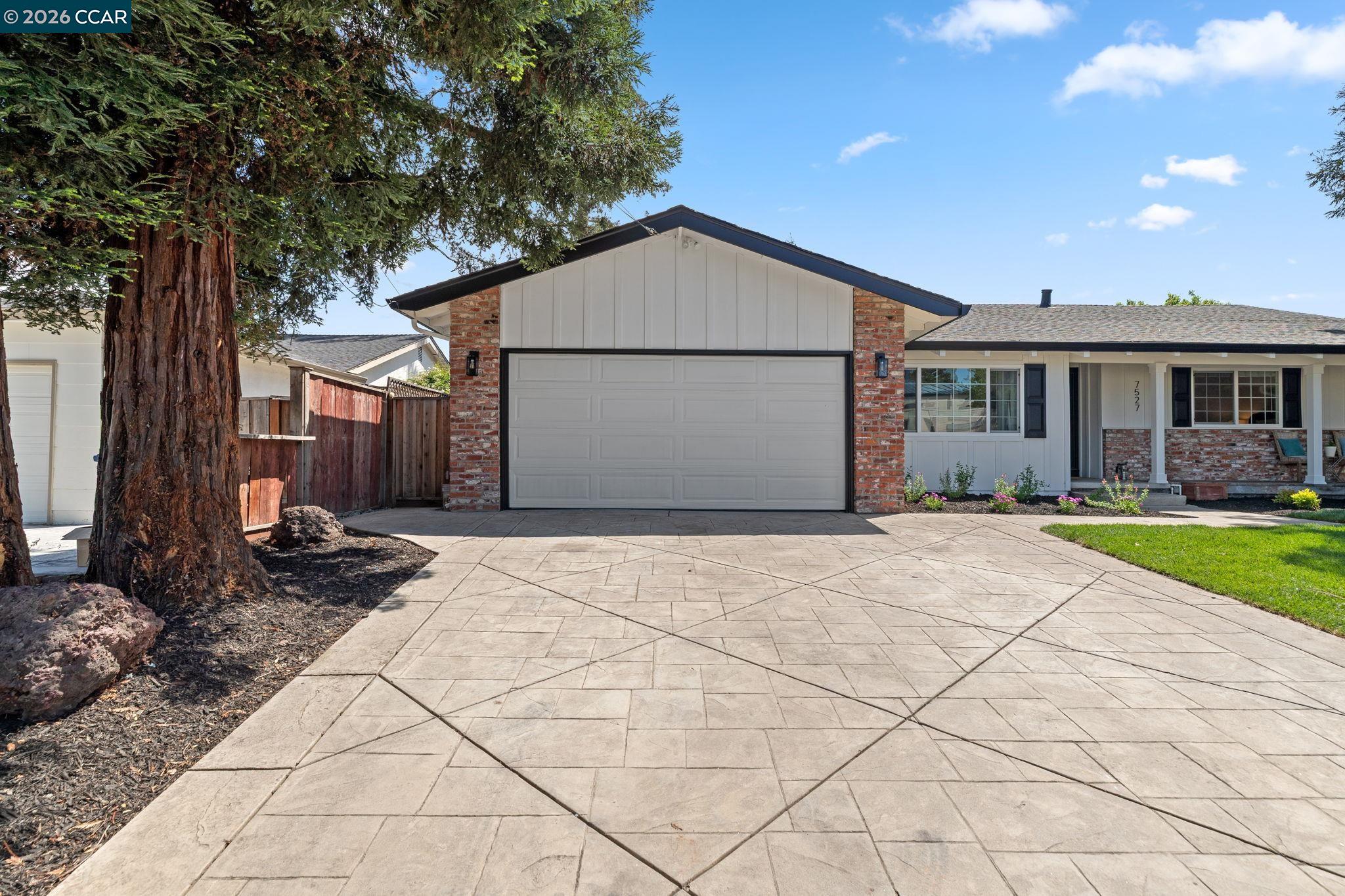 7527 Blue Fox Way San Ramon, CA 94583 - Photo 4 of 60