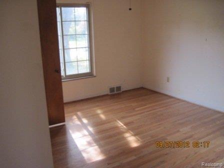 1440 Torrey Road Grosse Pointe, MI 48236 - Photo 11 of 25 011.JPG