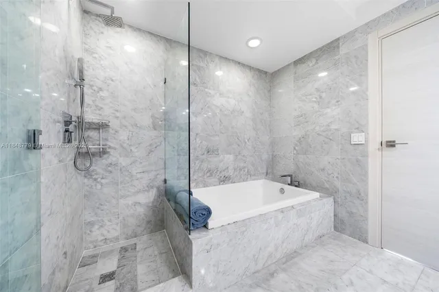 a view of livingroom with furniture