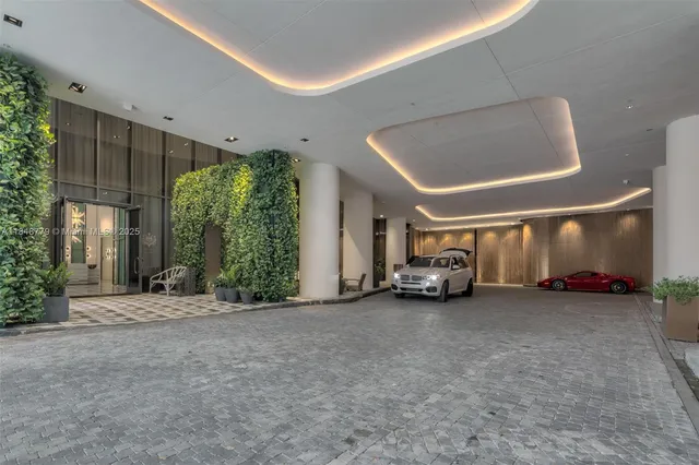 $1,025,000 | 801 South Miami Avenue, Unit 3504, Miami, FL 33131