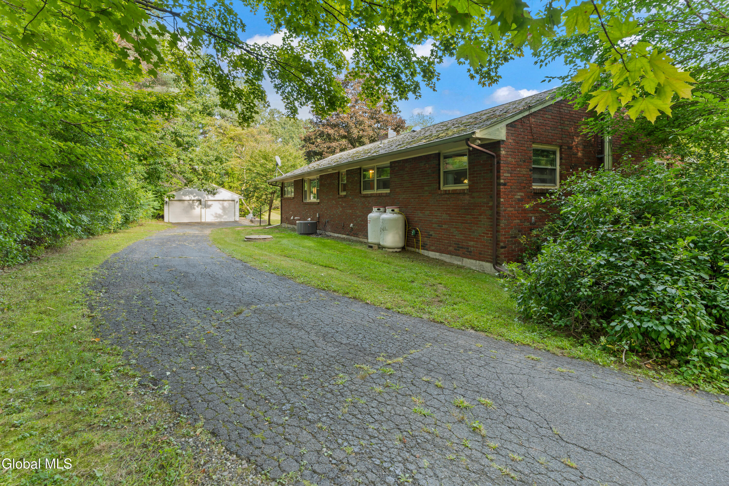 77 Ray Road Clifton Park, NY 12148 - Photo 45 of 49 43