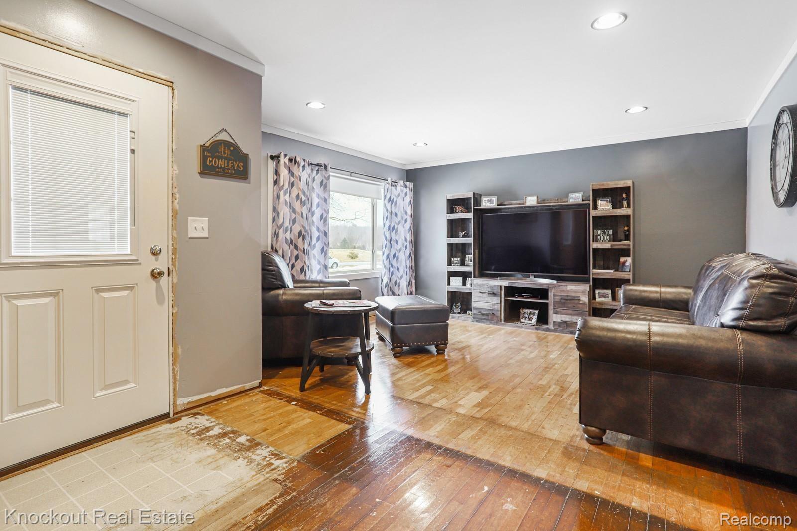 6290 Canada Road Birch Run, MI 48415 - Photo 5 of 31 6290 Canada Rd Birch Run-8.jpg