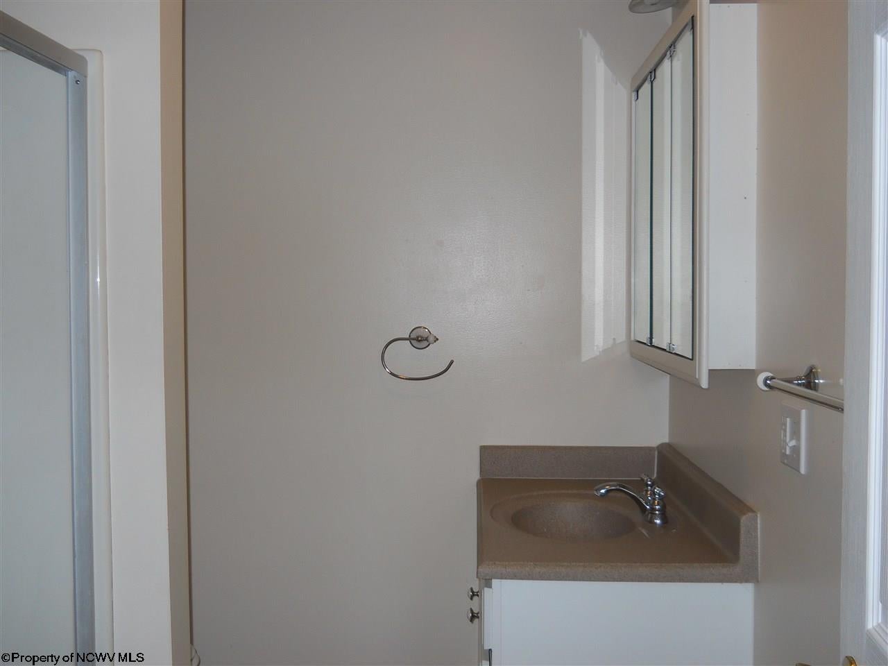 105 Raintree Boulevard Bridgeport, WV 26330 - Photo 8 of 10 Gallery Image 8