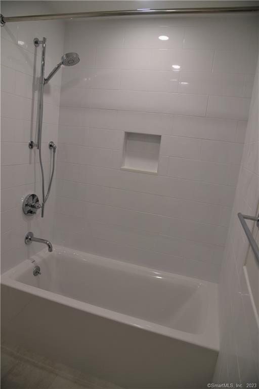 32 Deer Hill Road Redding, CT 06896 - Photo 16 of 23 Hall Bath tub