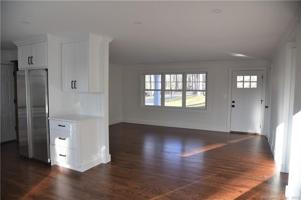 32 Deer Hill Road Redding, CT 06896 - Photo 4 of 23