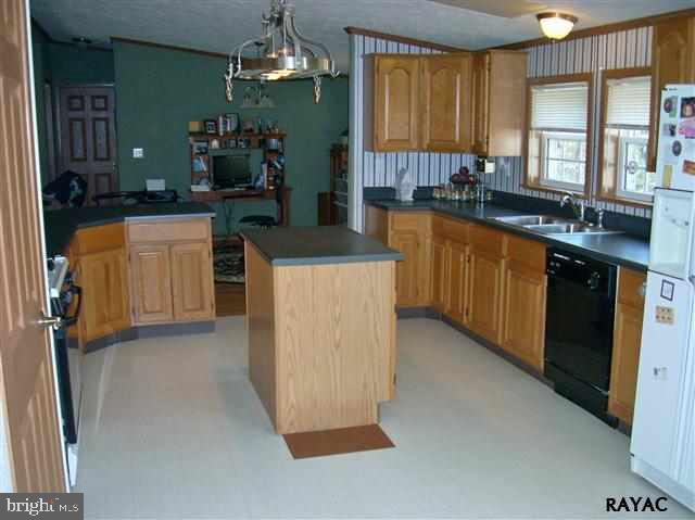 557 Rocky Ridge Road Spring Grove, PA 17362 - Photo 3 of 22