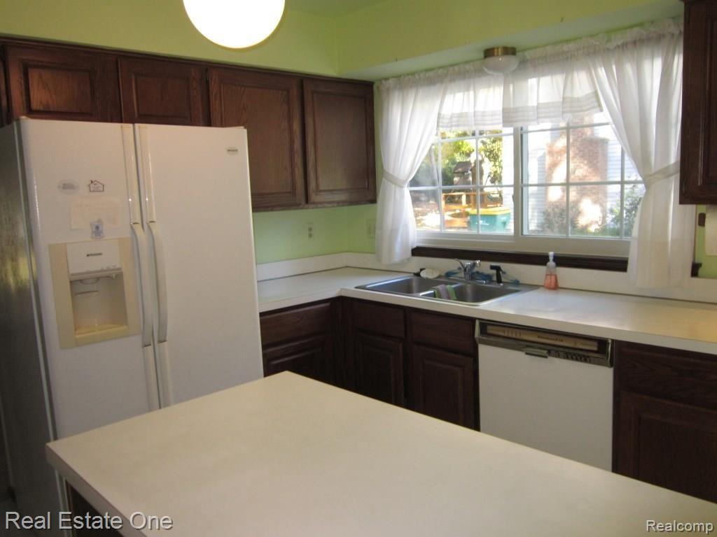 36200 Fredericksburg Road Farmington Hills, MI 48331 - Photo 9 of 35