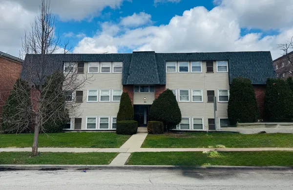 $209,500 | 1288 Perry Street, Unit 2, Des Plaines, IL 60016