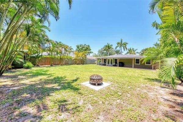 $5,500 | 1894 Loma Linda Street, Sarasota, FL 34239