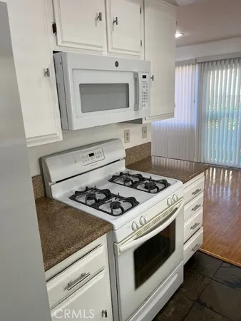 $2,900 | 22003 Belshire Avenue, Unit 9, Hawaiian Gardens, CA 90716