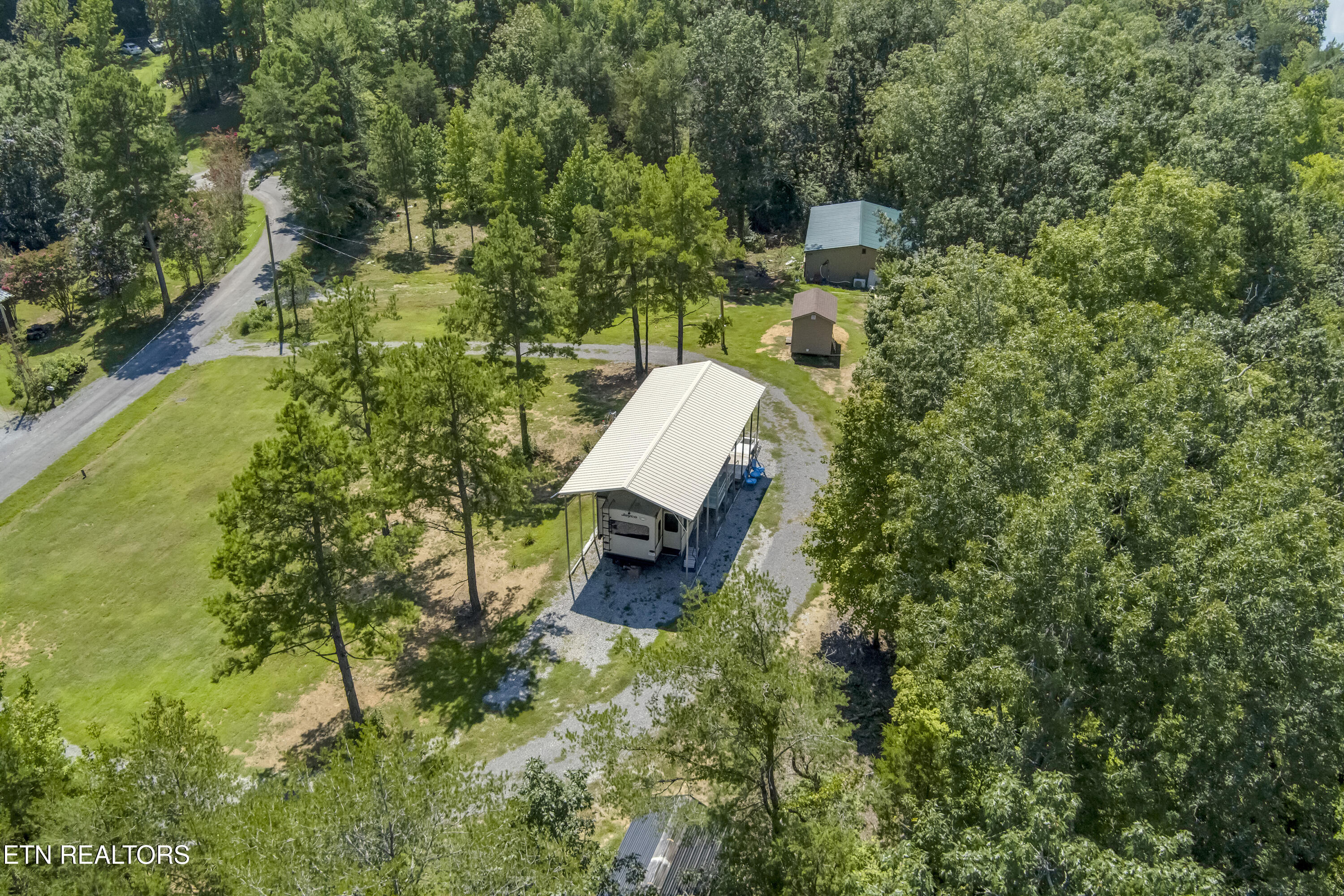 230 Cunningham Drive Decatur, TN 37322 - Photo 16 of 29 16_CunninghamDrive_230_FifthWheel-BackLe