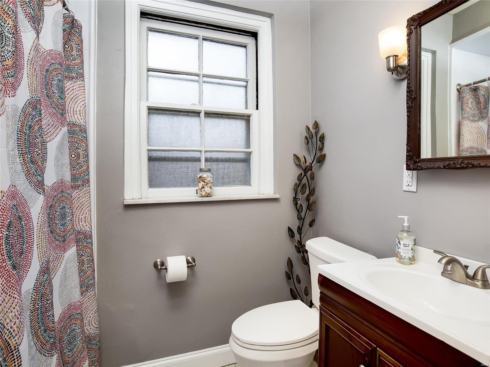 923 South Hanley Road, Unit F Clayton, MO 63105 - Photo 14 of 18 Gallery Image 14