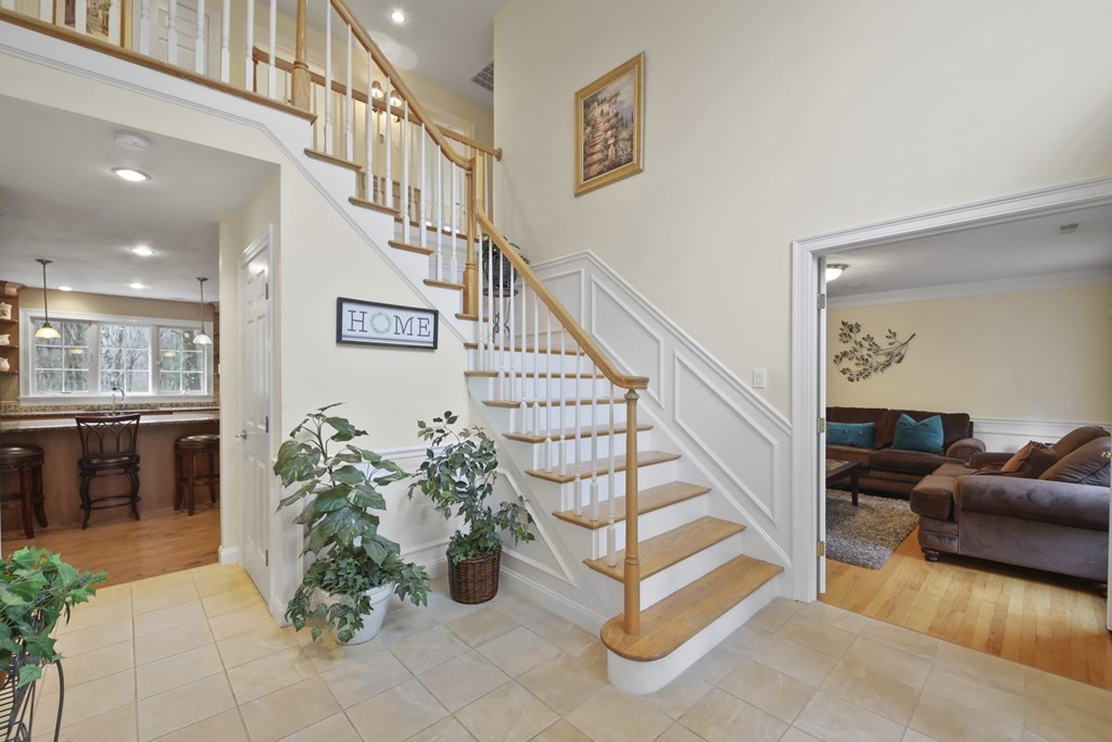 47 Locust Street Middleton, MA 01949 - Photo 8 of 42 Gallery Image 8