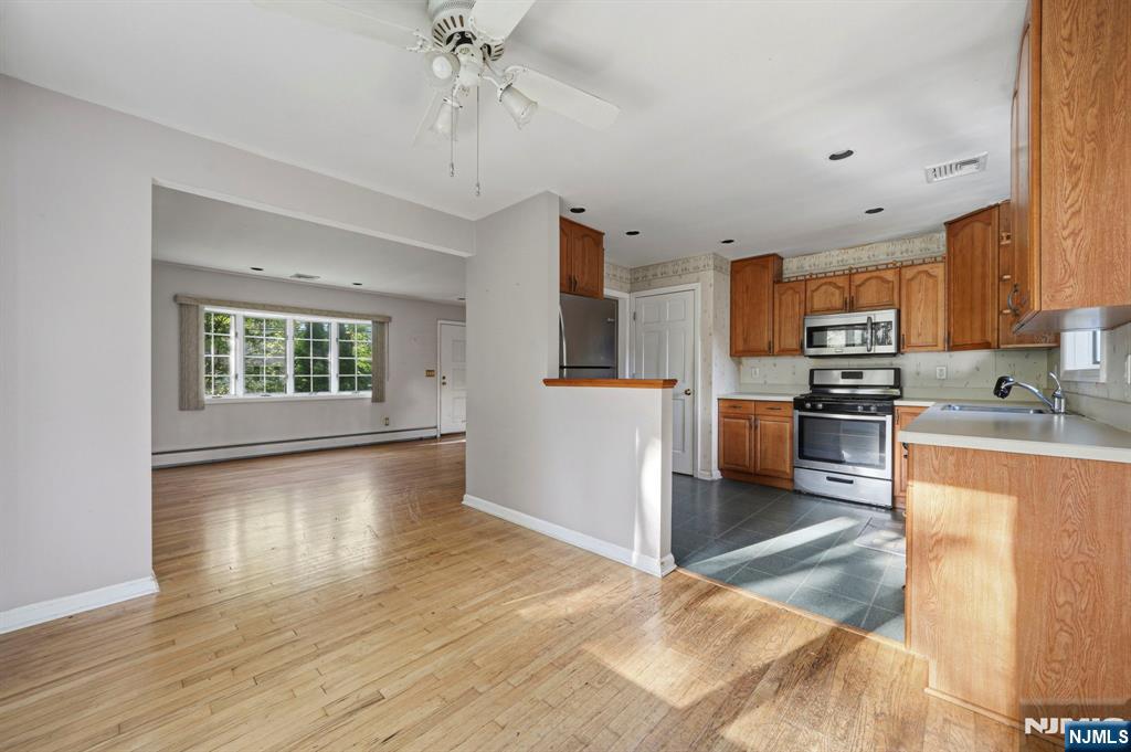 111 Deerfield Road Wayne, NJ 07470 - Photo 6 of 24