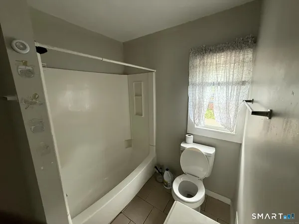 $250,000 | 118 Cherry Ann Street, New Haven, CT 06514