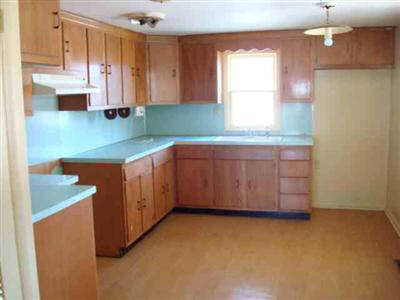 8272 Neff Road Mount Morris, MI 48458 - Photo 3 of 8 20117287-2.JPG