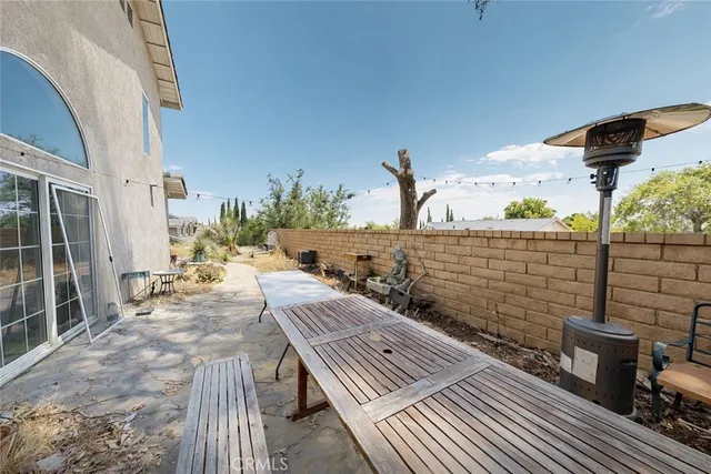 $3,495 | 5637 Redwood Avenue, Palmdale, CA 93551